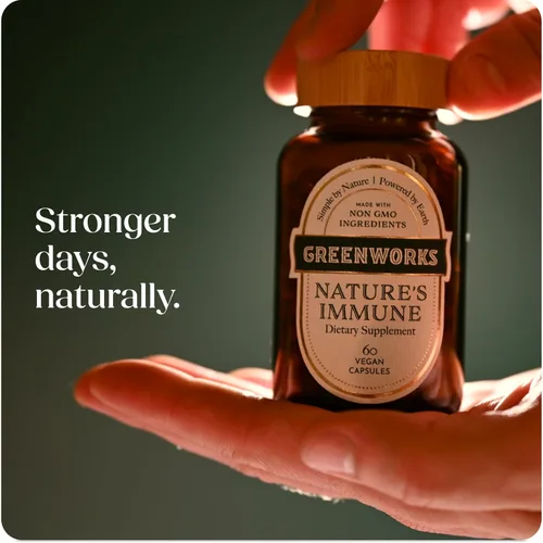 Vista 7 de Greenworks Nature's Immune Suplemento orgánico de apoyo inmunológico para adultos Mezcla diaria de saúco, equinácea, cúrcuma, jengibre y hongos