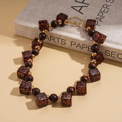 Vista 4 de Leopard Print Amber Acrylic Heart Choker Necklace for Women, Vintage Punk Chunky Resin Pearl Beaded Strand Adjustable Lightweight Trendy Fashion