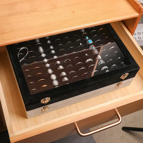 Vista 6 de Frebeauty Bandeja organizadora de anillos con 100 ranuras para anillos con tapa transparente, caja de almacenamiento de anillos de terciopelo