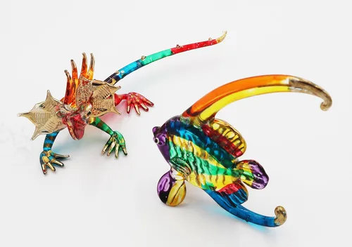 Vista 3 de Bandera de vidrio soplado a mano de color artístico Peces VS lagarto Animales en miniatura Pequeñas figuras coleccionables decorativas y regalos