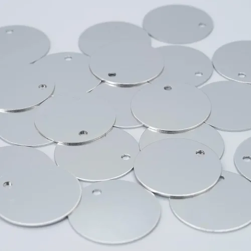 Vista 8 de Etiquetas redondas de aluminio en blanco para estampar espacios en blanco para grabar, paquete de 25 (plata)