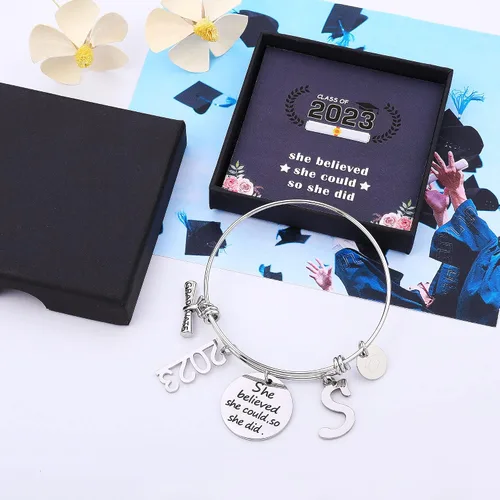 Vista 5 de Regalos de graduación para ella 2022, pulseras de graduación de clase 2022, regalos de graduación, pulseras de abalorios universitarios, regalos