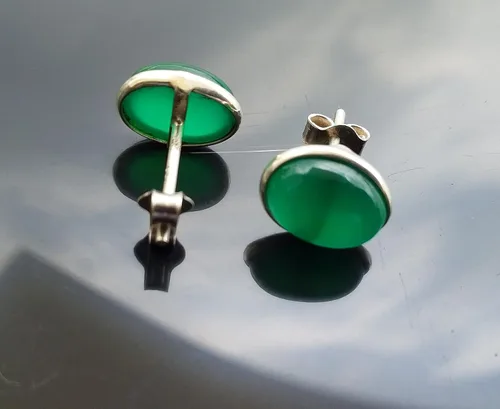 Vista 2 de Aretes de plata de ley 925 con piedra preciosa natural con espalda de fricción para mujeres, adolescentes y niñas, joyería colorida de piedra natal