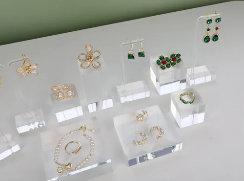 Vista 2 de Pequeño elevador de pantalla transparente, bloque acrílico para venta de joyas, anillo de aretes transparente para exhibición de armario【1.97
