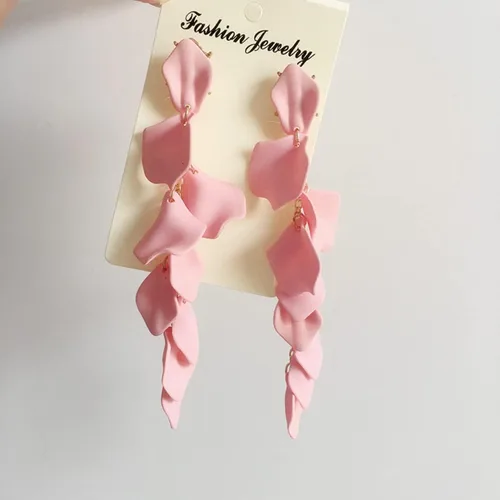 Vista 3 de Aretes largos colgantes de pétalos de rosas y flores de resina, colgantes con borla floral para mujeres y niñas, regalos de joyería elegantes