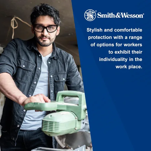 Vista 3 de Smith & Wesson® Gafas de seguridad Elite™ (21305), con revestimiento antivaho y lentes ámbar (amarillo) y montura negra, unisex para hombres