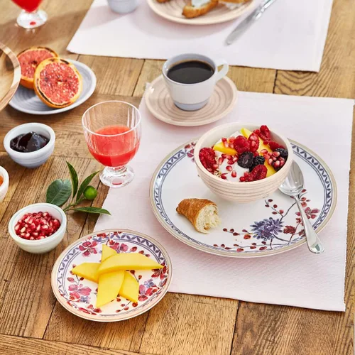 Vista 2 de Villeroy & Boch Artesano - Plato llano de lavanda provenzal: floral, 10.5 pulgadas, porcelana premium, blanco/multicolor