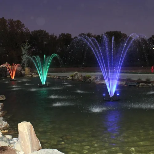 Vista 6 de Fuente flotante y aireador de 1/2 HP para estanques y lagos con cable de 100 pies 6,100 GPH, 9 spray patterns, Color-changing LED lights