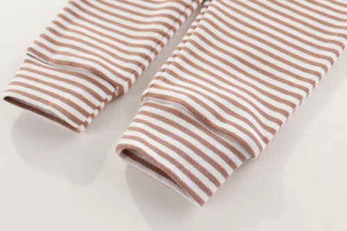 Vista 7 de Conjunto de canastilla para bebé, 9 piezas, conjunto de mamelucos y pantalones, conjunto de regalo unisex para bebé