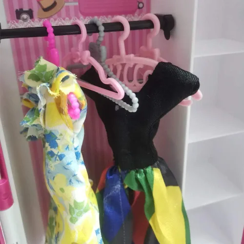 Vista 8 de E-TING 60 piezas de mini perchas de ropa para muñecas de 11.5 pulgadas Perchas pequeñas de plástico mezcladas para muñeca, ropa de armario