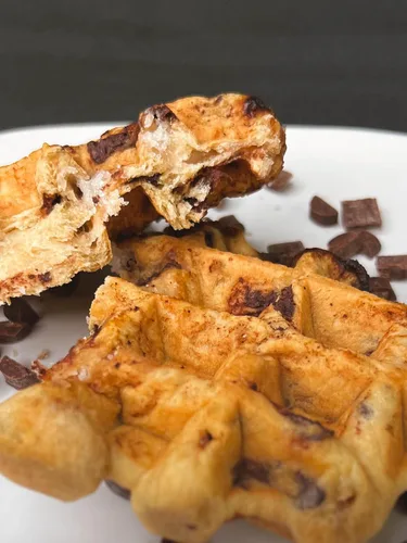 Vista 5 de Auténticos waffles belgas de Lieja de azúcar de perlas importados (con chispas de chocolate, [4 waffles] de 3.17 oz) (3.17 oz, 4, unidades)