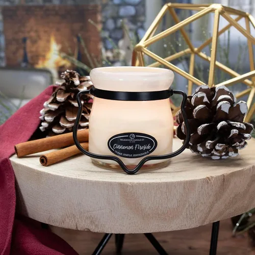 Vista 6 de Milkhouse Candle Company Vela de soja junto a canela – Canela y nuez moscada brasas aromáticas Amberwood y vainilla perfumada – Tarro de crema