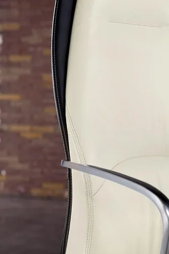 Vista 4 de ZURI Wrigley - Silla ejecutiva de cuero genuino con base de aluminio y respaldo alto, cuero blanco con acento negro