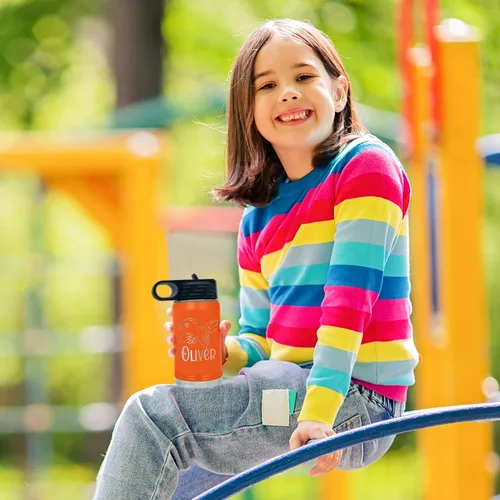 Vista 68 de Cuptify Botella de agua para niños personalizada con nombre en botella de agua aislada con anillo brillante verde de 12 onzas Verde brillante