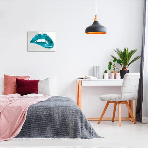 Vista 2 de Stupell Industries Modern Blue Fashion Lip Bite Feminine Glam Photography, diseñada por Sarah McGuire, placa de pared, 19 x 13 pulgadas