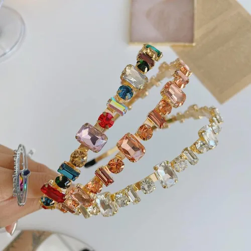 Vista 5 de Wiwpar Diademas de diamantes de imitación para mujeres y niñas, bandas elásticas para la cabeza delgadas con diamantes de imitación vintage, Negro