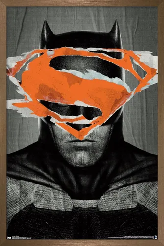Vista 14 de Trends International DC Comics Movie - Batman v Superman - Batman Teaser Wall Poster, 14.725" x 22.375", Barnwood Framed Version Versión enmarcada
