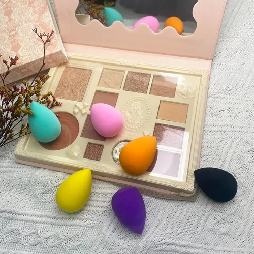 Vista 2 de Pequeña esponja de maquillaje a granel: 30 esponjas de maquillaje de base de varios colores para base, esponjas de maquillaje para cara (30 piezas)