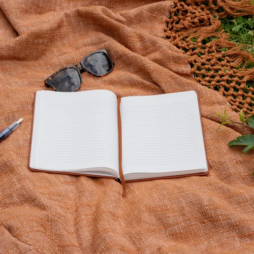 Vista 7 de Cuaderno de Papel de Piedra con Rayas Premium A5 Tapa Dura Diario de Cuero Vegano 160 Páginas Cuaderno Ejecutivo de Calidad Premium Para Hombres