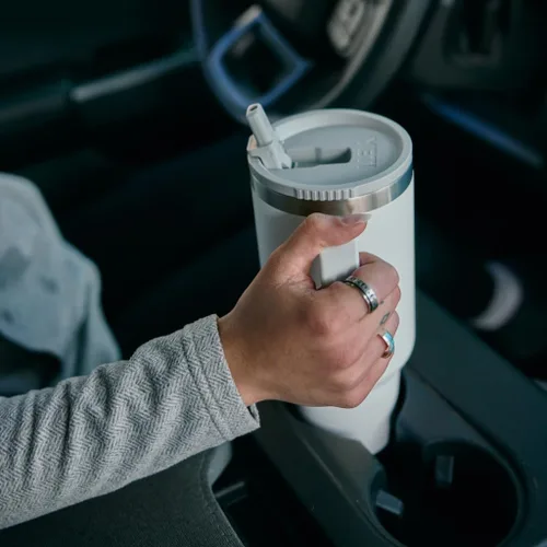Vista 4 de YETI Rambler - Taza de viaje de 40 onzas con tapa abatible y pajilla, acero inoxidable, aislada al vacío, a prueba de fugas, apta para portavasos