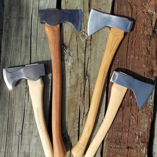 Vista 7 de COUNCIL TOOL Wood-Craft Hacha Talladora de Campamento - Hacha de Bushcraft de 1.7 libras con Mango de Hickory Curvado de 16" y Funda de Cuero