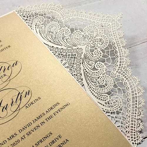 Vista 8 de 25 invitaciones de boda de 5 x 7 pulgadas con sobres, corte láser de encaje hueco con cintas elegantes, para boda, despedida de soltera, compromiso