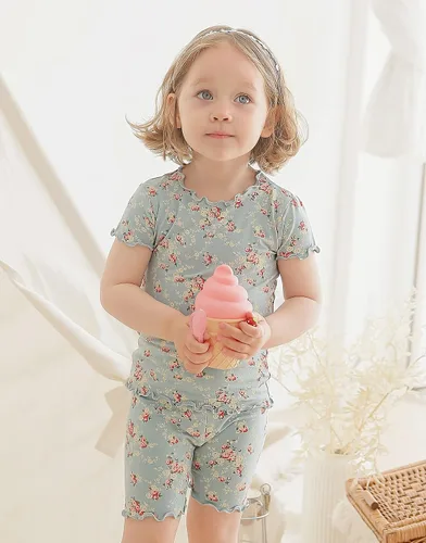 Vista 3 de VAENAIT BABY - Pijama de viscosa para niñas y niños pequeños de 6 a 12 meses, 2 piezas, camiseta y shorts, tela fresca, drapeada y suave para verano