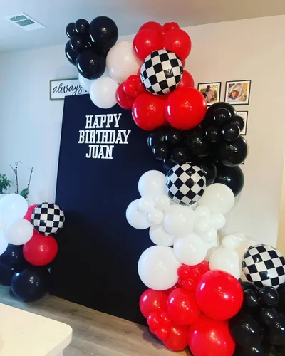 Vista 6 de Kit de arco de globos rojos, negros y blancos de ADOINBY, kit de guirnalda de globos con estrellas, 140 piezas, globos de diferentes tamaños