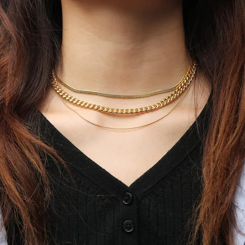 Vista 5 de JoycuFF Collar de oro para mujer, delicado collar de gargantilla en capas para mujer, caja de clip de serpiente, cuerda Figaro, collar de cadena