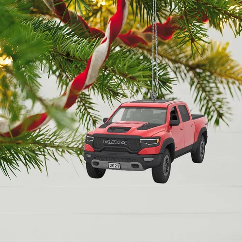 Vista 6 de Hallmark Keepsake Adorno de Navidad 2022 con fecha de año, 2021 Dodge Ram 1500, metal