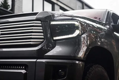 Vista 2 de Faros delanteros LED Morimoto XB 14-21 para Toyota Tundra (LF532.2-ASM)