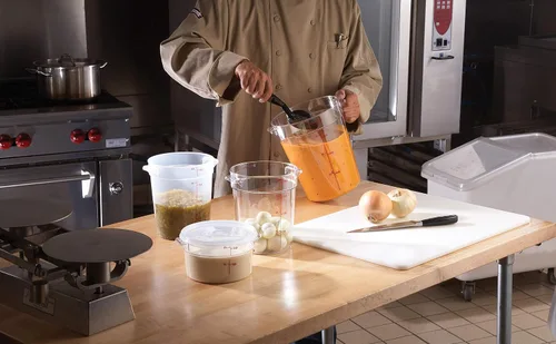 Vista 2 de Cambro Contenedor de almacenamiento de alimentos - Serie redonda - 4 QT (cuartos de galón) - Grado comercial para preparación de alimentos