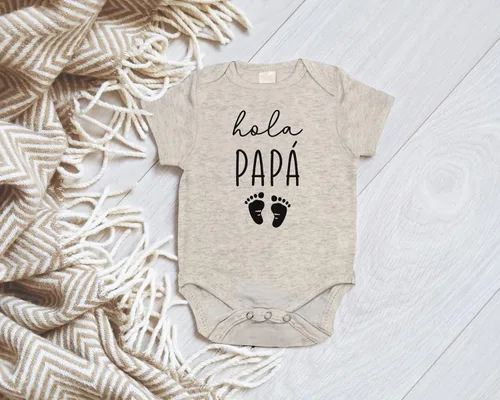 Vista 3 de Hola Papa - Body para bebé con anuncio de embarazo en español, regalo para nuevo papá