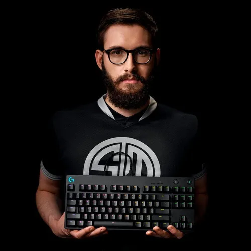 Vista 3 de Logitech 920-009388 G Pro Teclado mecánico para juegos con cable GX Interruptor de clic azul teclas retroiluminadas LIGHTSYNC RGB renovado