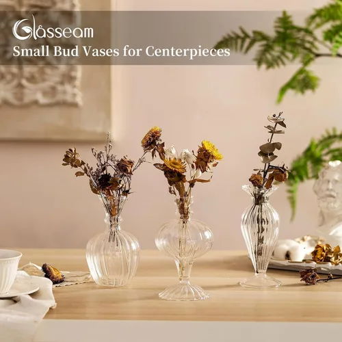 Vista 5 de Jarrones pequeños de cristal Glasseam: 3 piezas de jarrón transparente acanalado para flores individuales Hecho a mano, moderno, bonitos centros