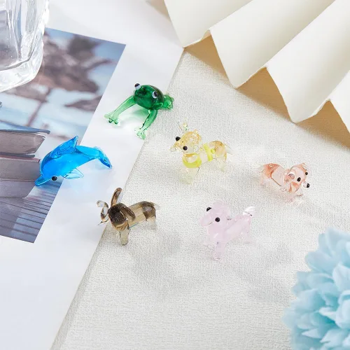 Vista 4 de 6 piezas de figuras de vidrio soplado a mano en miniatura, decoración de animales de cristal colorido, rana, ciervo sika, elefante, delfín mítico