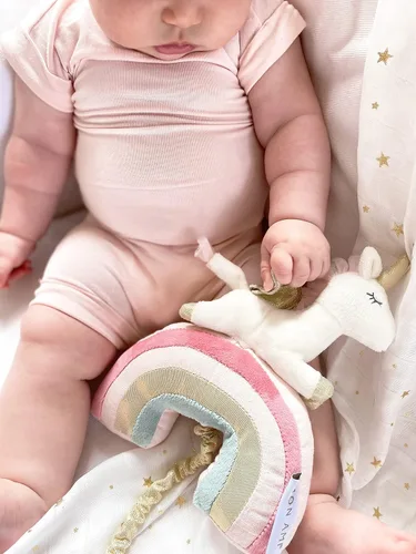 Vista 4 de MON AMI Juguete musical de peluche suave de unicornio y arco iris, 12 pulgadas, móvil de guardería, juguetes infantiles, juguete de peluche colgante
