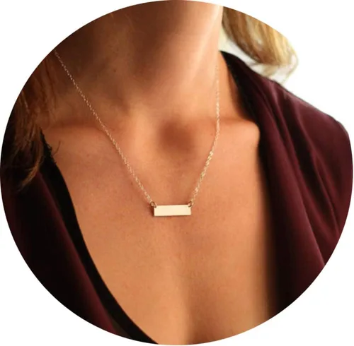 Vista 2 de Tina&Co Custom Name Necklace Personalized Bar Name Necklace Engraved Gold Plated Name Necklace Personalized with Names for Mom Bridesmaid Wedding