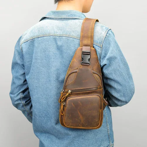 Vista 3 de NIUCUNZH Bolso bandolera de cuero genuino con cierre de metal frontal, hecho a mano, estilo vintage, mochila de hombro para mujeres y hombres, Crazy