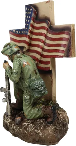 Vista 3 de Ebros Gift Battlefield War Hero Soldado con rifle arrodillado por cruz con bandera estadounidense, figura conmemorativa de 10 pulgadas de alto