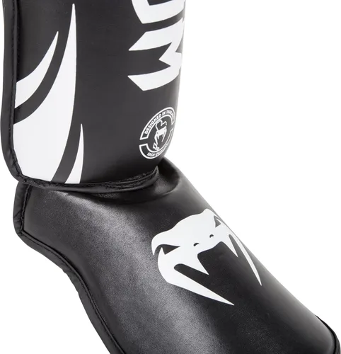 Vista 3 de Venum Espinilleras Challenger Standup Negro/Blanco