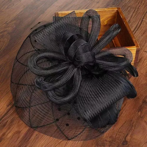 Vista 4 de Tocado Sombrero Fiesta de Té Cintas Plumas en una Diadema y un Clip