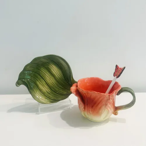 Vista 5 de Juego de taza de té y platillo de cerámica, taza de café de flores pintadas a mano en 3D de 6 onzas, regalo para mujeres, tulipán naranja
