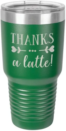 Vista 22 de Taza de viaje de acero inoxidable con tapa superior deslizante y pajita con texto en inglés "THANKS A LATTE 30oz Taza de viaje", compara con Yeti