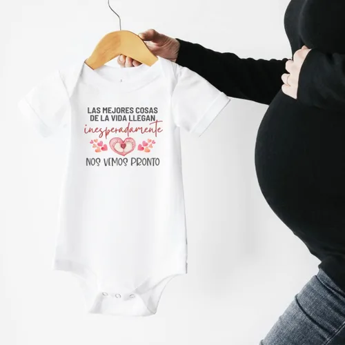 Vista 3 de Baby Announcement Onesie In Spanish, Cute Pregnancy Announcement Gifts For Abuelitos, Familia, Papi, Tia, Abuelo, Abuela, Surprise Baby Announcement
