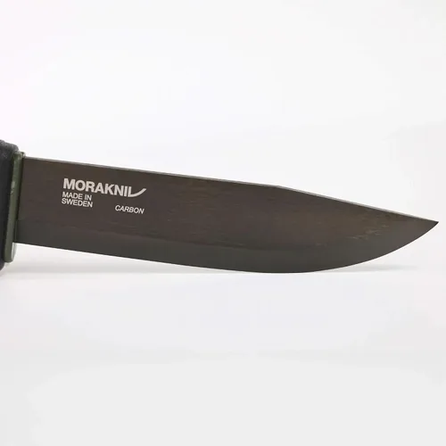 Vista 5 de Morakniv Cuchillo de Supervivencia Bushcraft de Hoja Fija de Acero al Carbono con Funda y Encendedor de Fuego, Negro, 4.3 Pulgadas