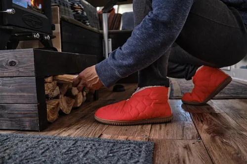 Vista 3 de Dearfoams Pantuflas tipo botín de calentamiento para interiores y exteriores para hombre