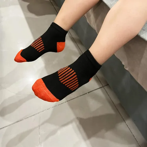 Vista 22 de 12 pares de calcetines de algodón atléticos para niños, calcetines de algodón medio acolchados de corte bajo