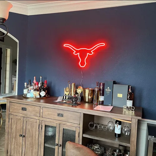 Vista 2 de Texas Bull - Letrero de neón para pared, atenuador remoto rojo del oeste de Texas Bull Skull LED de neón, lámpara de vaca toro alimentada por USB