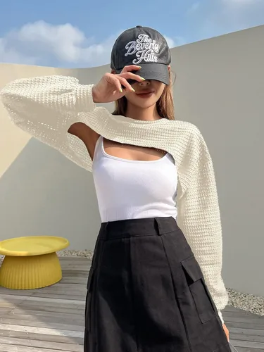 Vista 4 de Verdusa Top corto de punto para mujer, de manga larga, con hueco, tejido de ganchillo, transparente